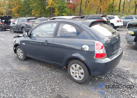 2010 Hyundai Accent Gs z USA, uszkodzony, nr VIN KMHCM3AC1AU149986